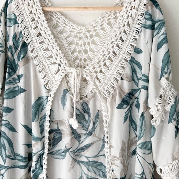 Floral Leaf Patterned Kimono with Fringe medium - Picture 2 of 6